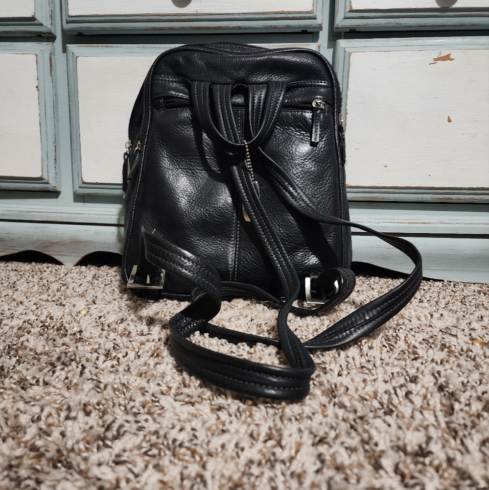 Leather backpack, multiple pockets - Picture 5 of 15